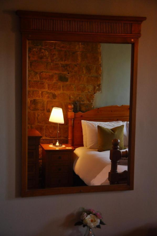 The Hollybush Inn And B&B Priors Marston Екстер'єр фото