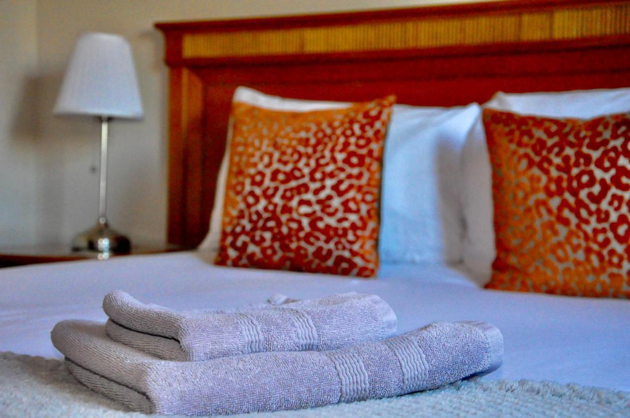 The Hollybush Inn And B&B Priors Marston Екстер'єр фото
