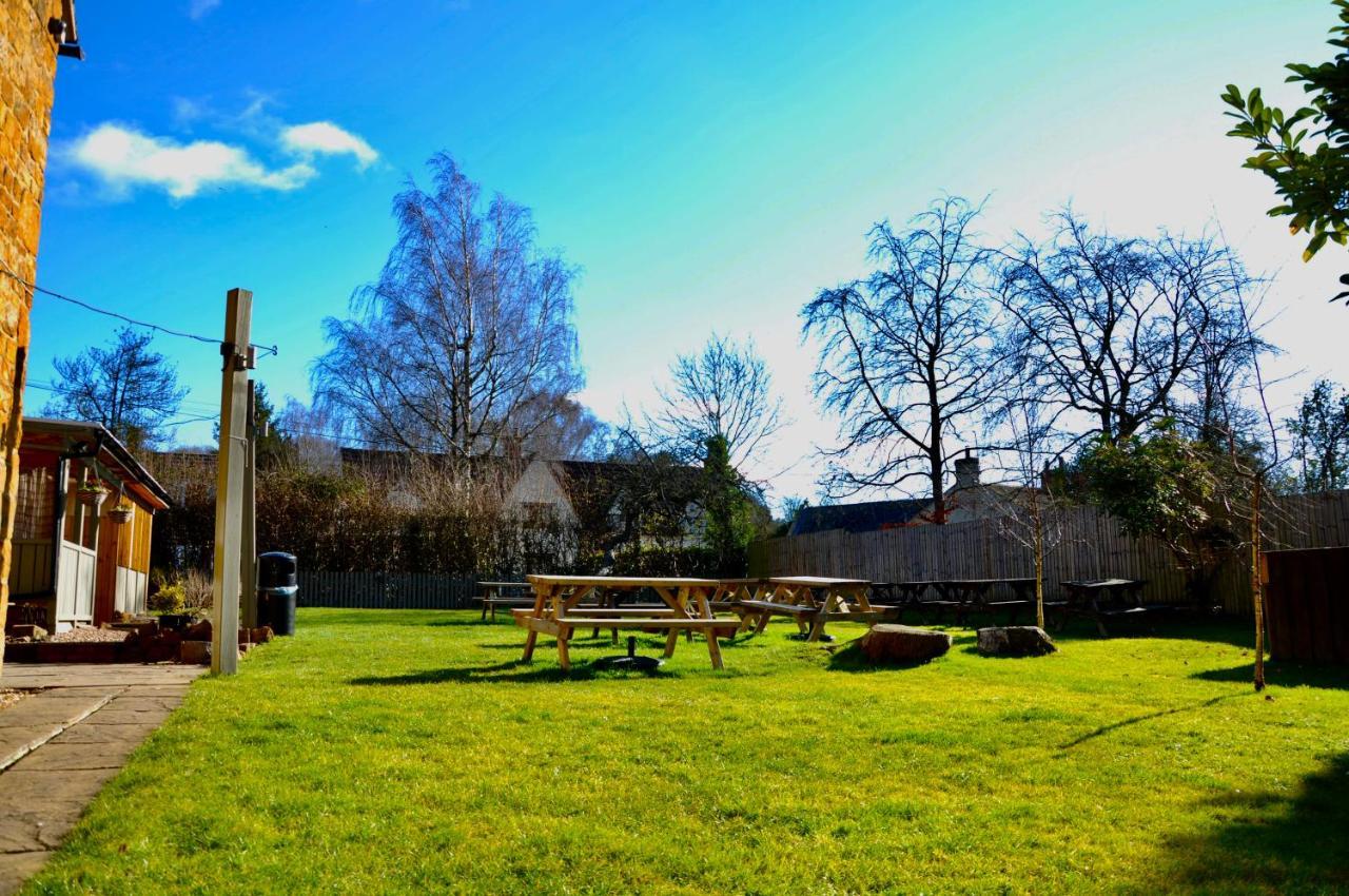 The Hollybush Inn And B&B Priors Marston Екстер'єр фото