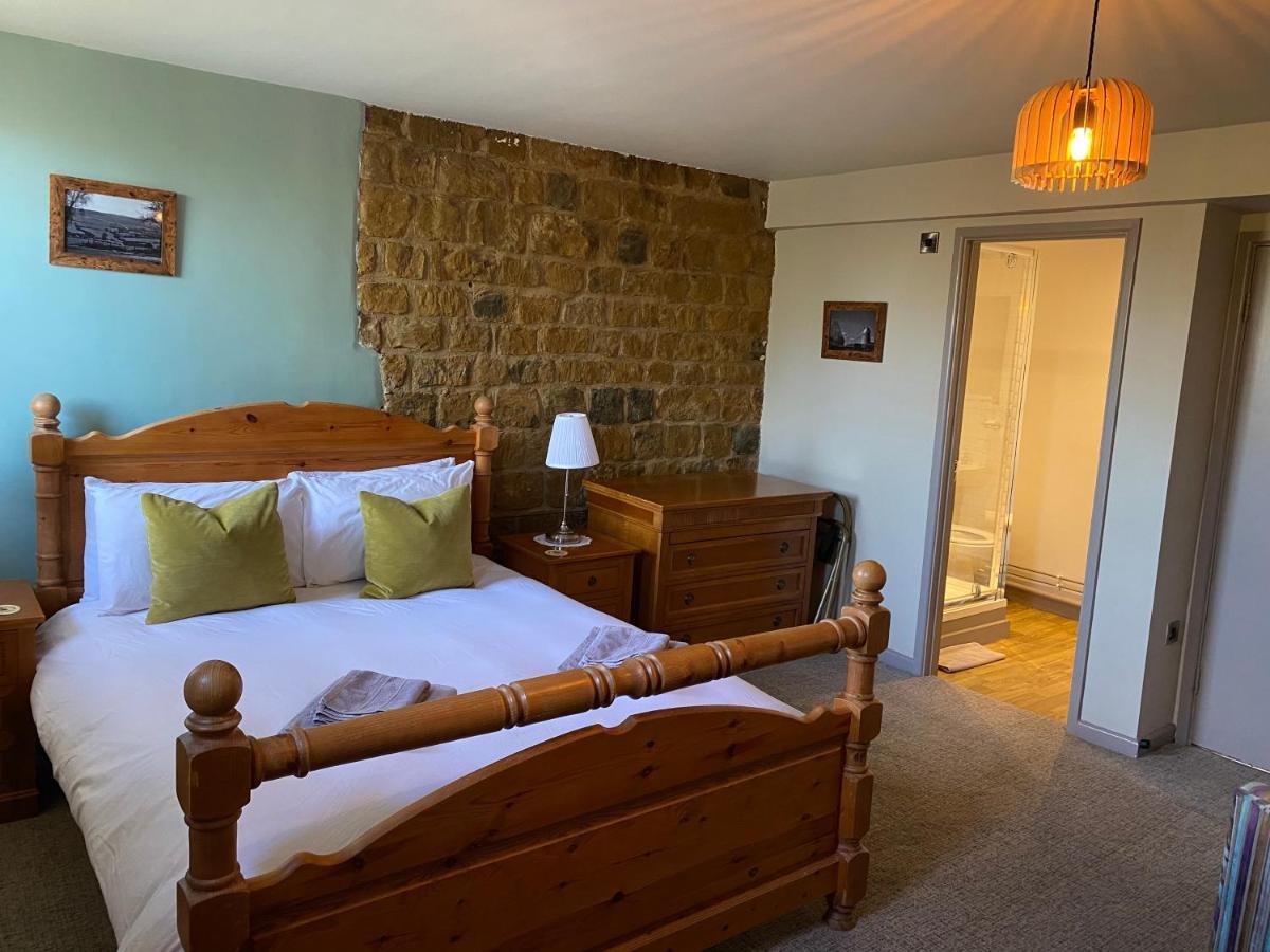 The Hollybush Inn And B&B Priors Marston Екстер'єр фото