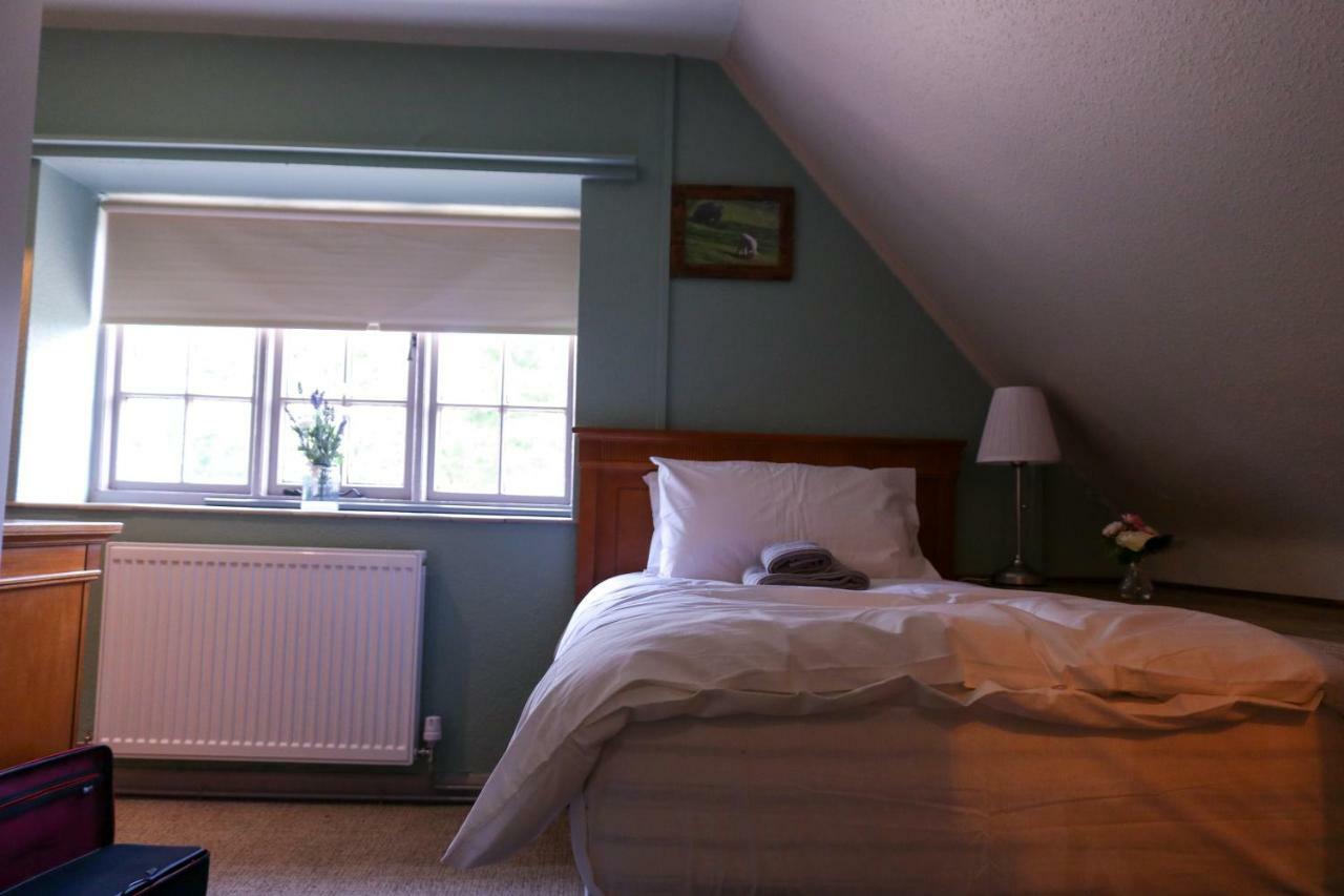 The Hollybush Inn And B&B Priors Marston Екстер'єр фото