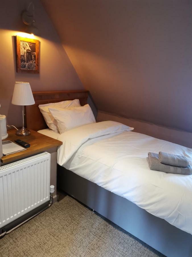The Hollybush Inn And B&B Priors Marston Екстер'єр фото